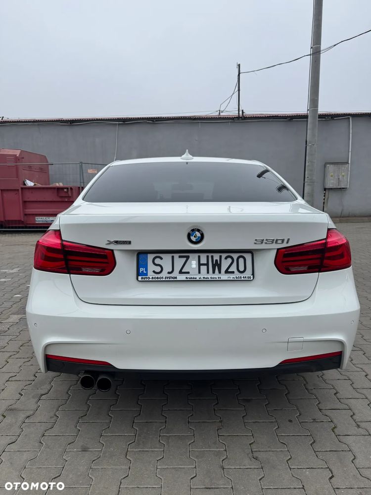 BMW Seria 3 330i xDrive M Sport - 6