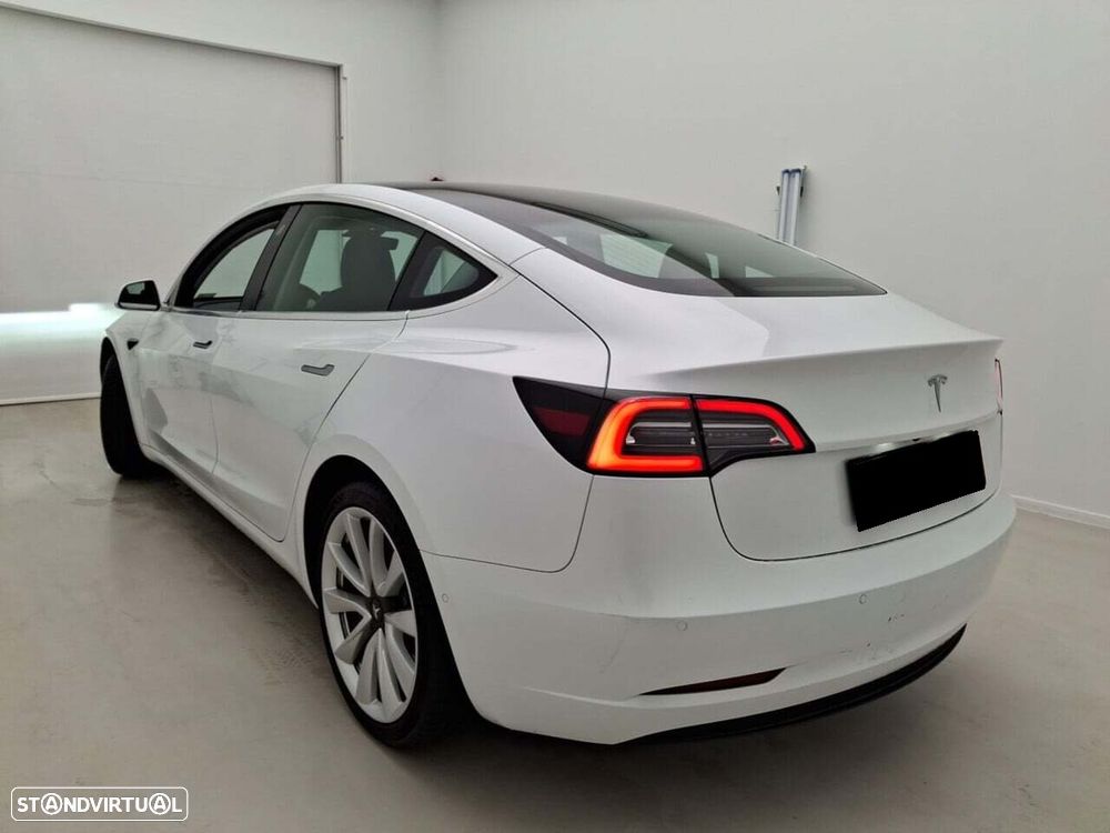 Tesla Model 3 Standard Range Plus RWD - 3