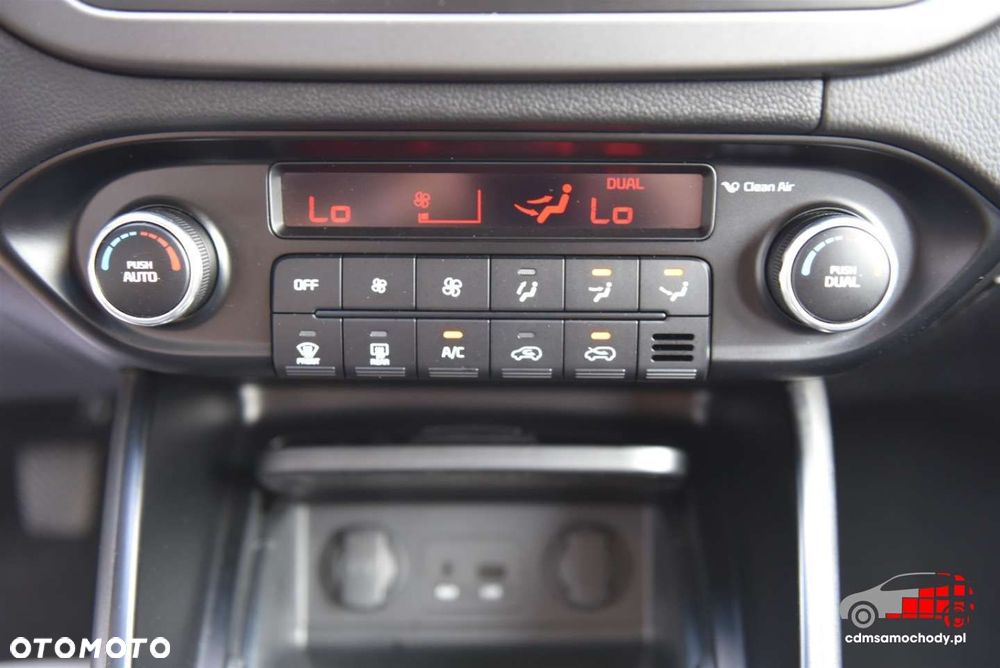 Kia Carens 1.6 GDI Business Line 7os EU6 - 24