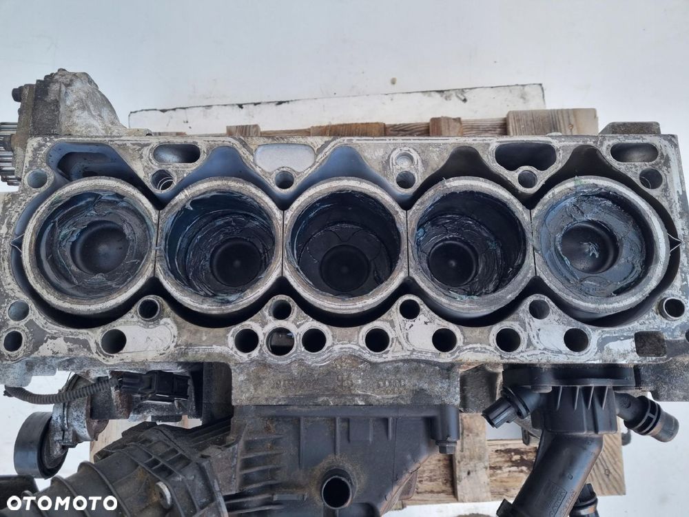 DÓŁ SILNIKA BLOK Volvo S60 II V60 S80 V70 III XC70 XC60 2.0 D 163KM D5204T3 - 6