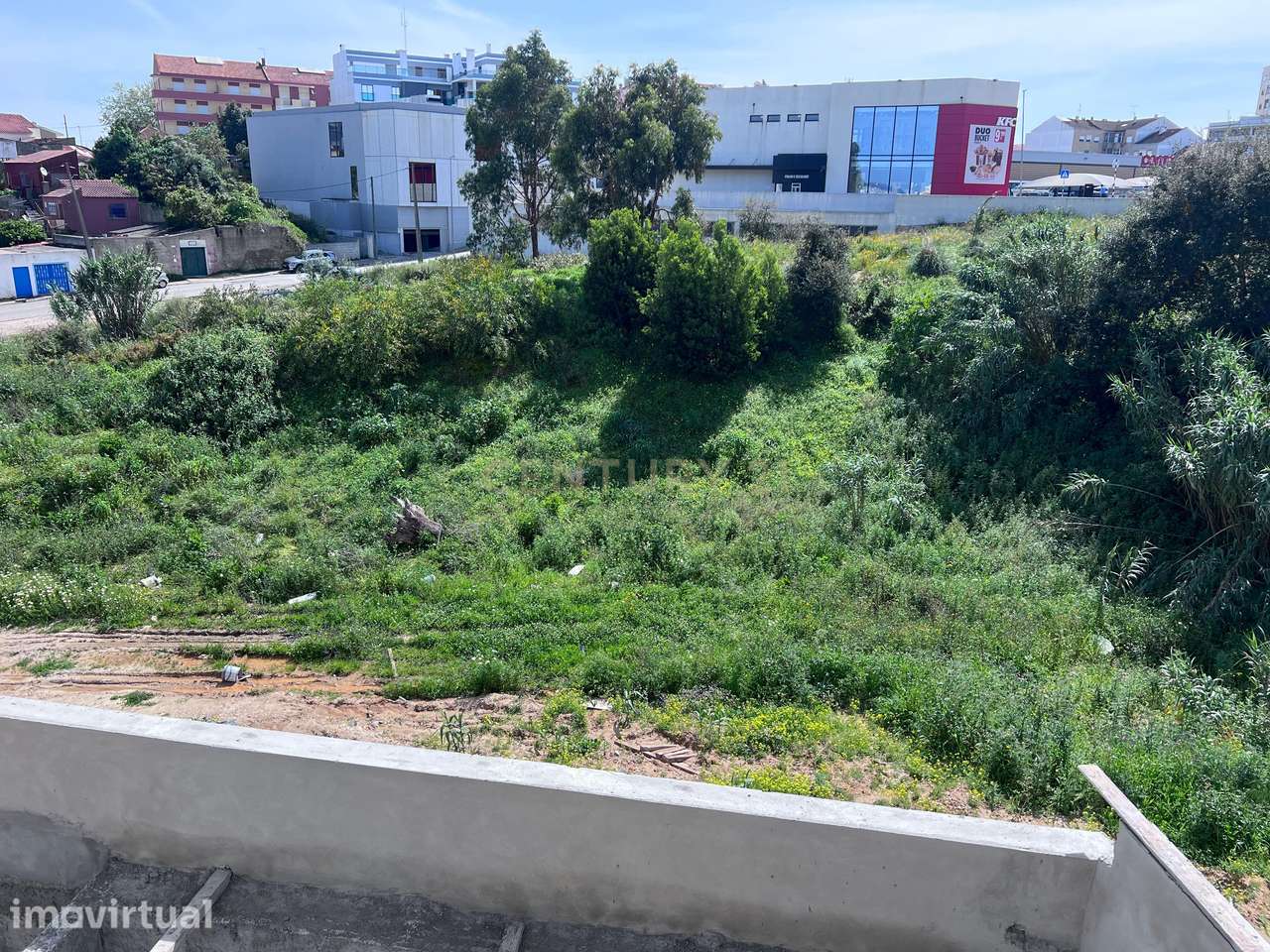 Moradia Nova T4 com Piscina junto a Vale de Gatos, Amora. - Grande imagem: 4/17
