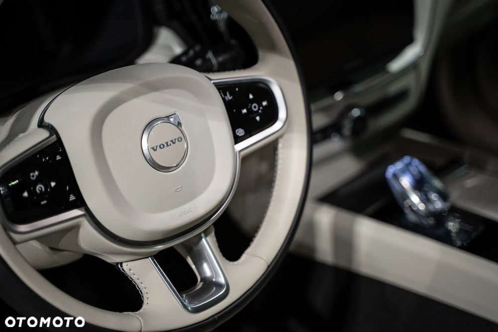 Volvo XC 60 B5 B AWD Ultra Dark - 12