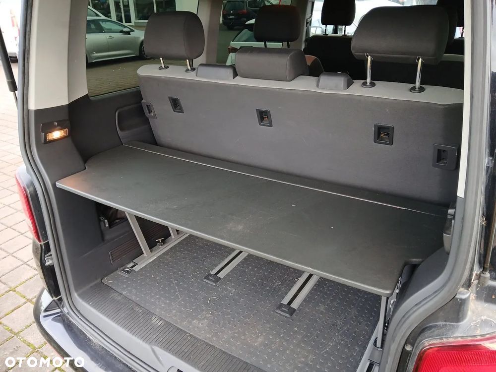 Volkswagen Multivan - 17