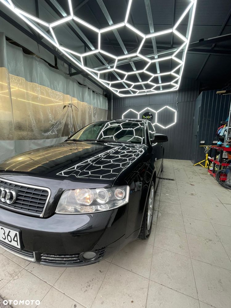 Audi A4 Limousine - 5