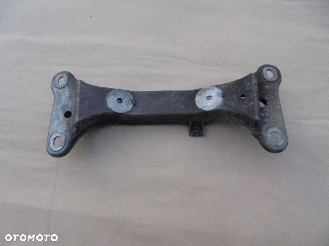łapa wspornik skrzyni bmw e87 118d 120d 6778058 - 1