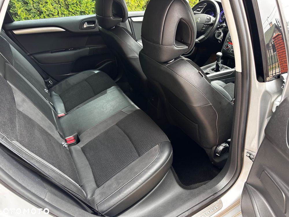 Citroën C4 VTi 120 Exclusive - 32