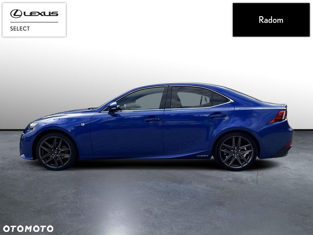 Lexus IS - 10
