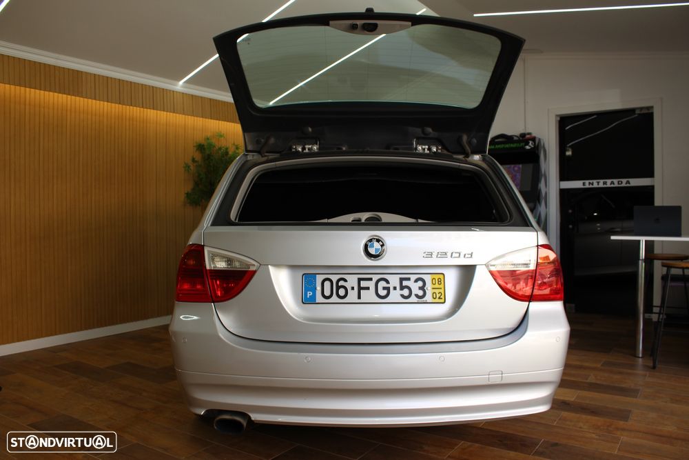 BMW 320 d Dynamic - 35