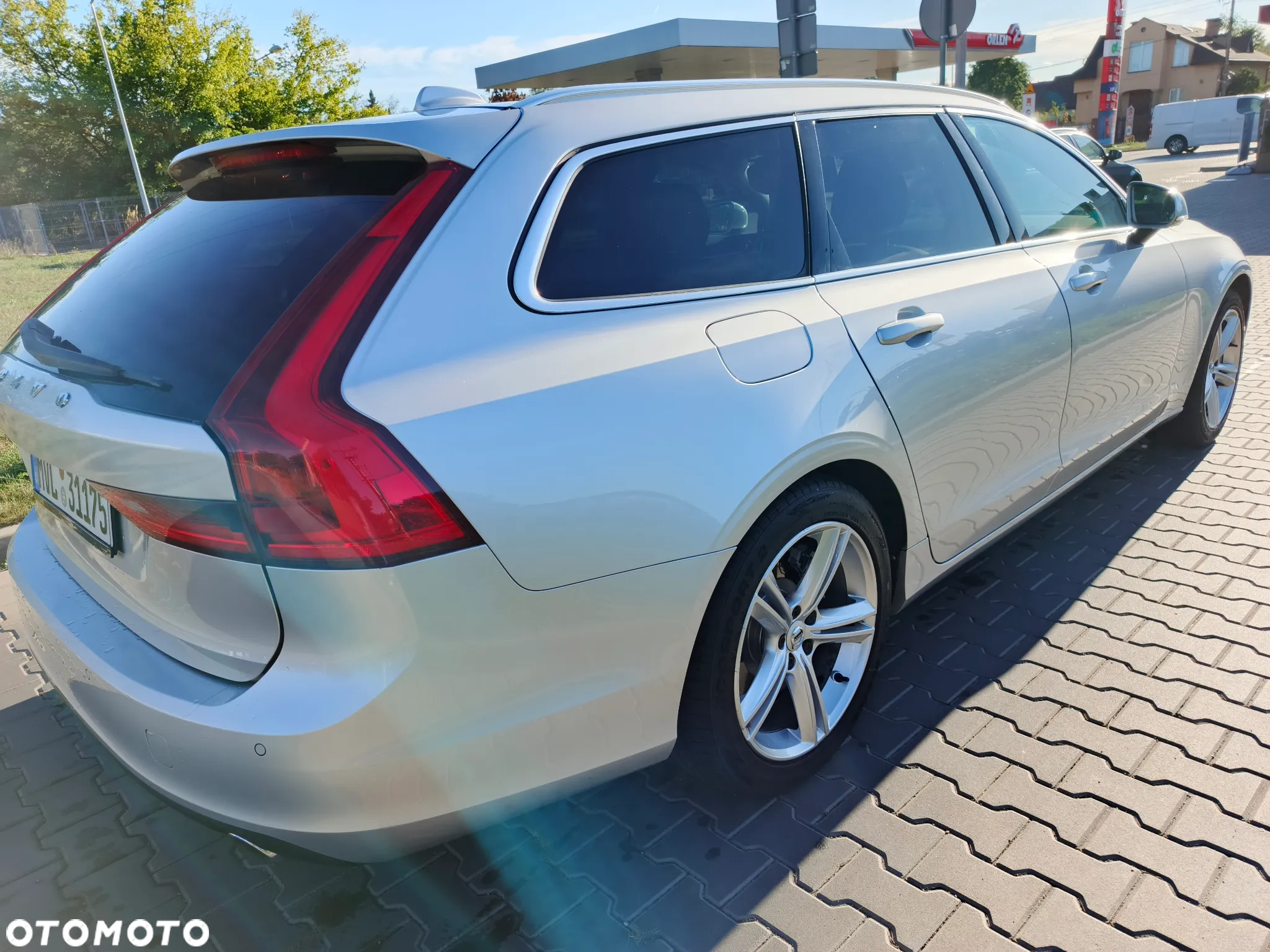 Volvo V90 D5 AWD Momentum - 5