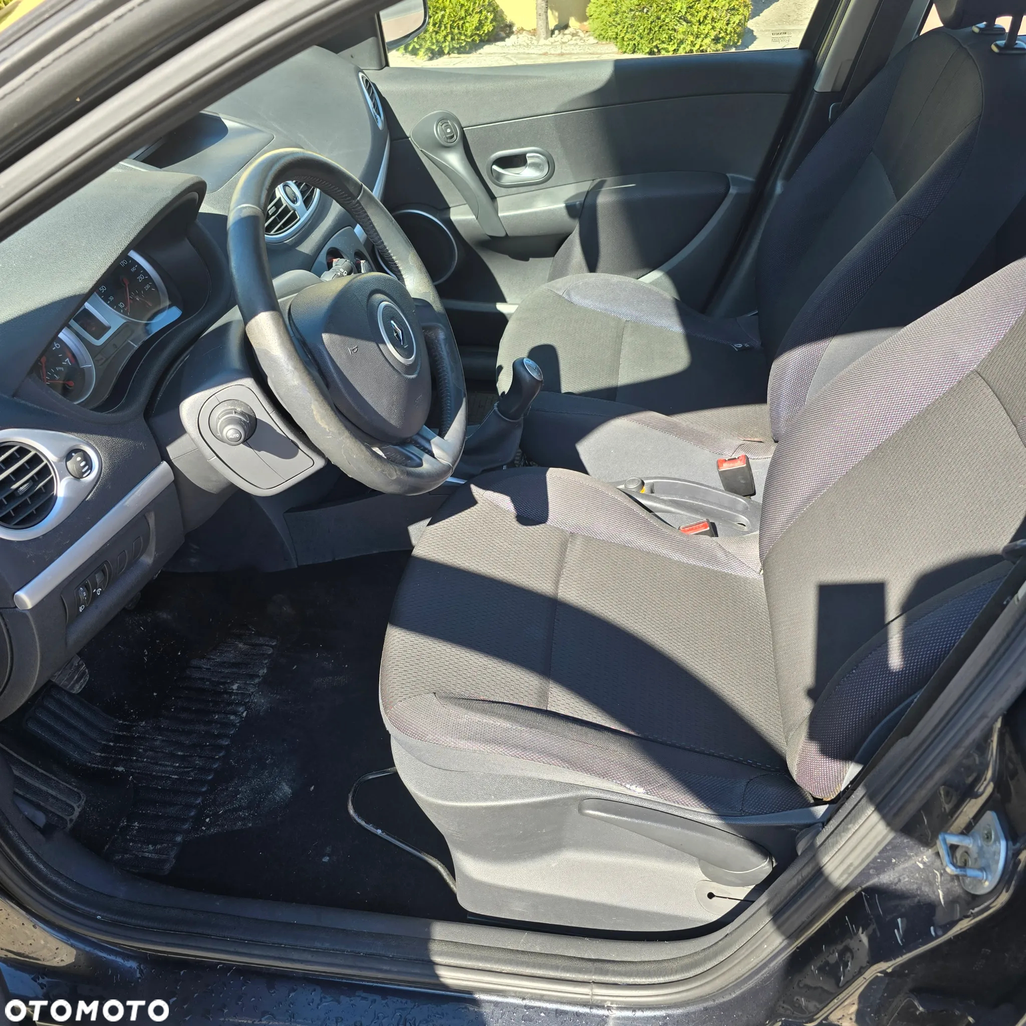 Renault Clio 1.2 16V 75 Dynamique - 9
