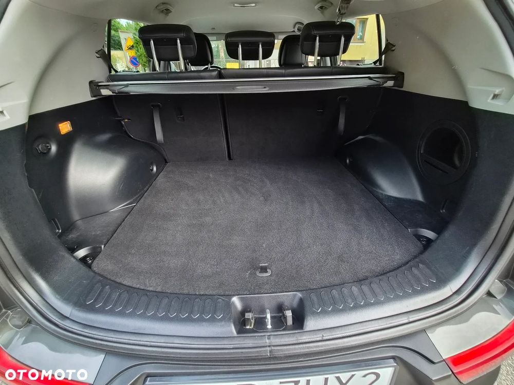 Kia Sportage 2.0 L - 8