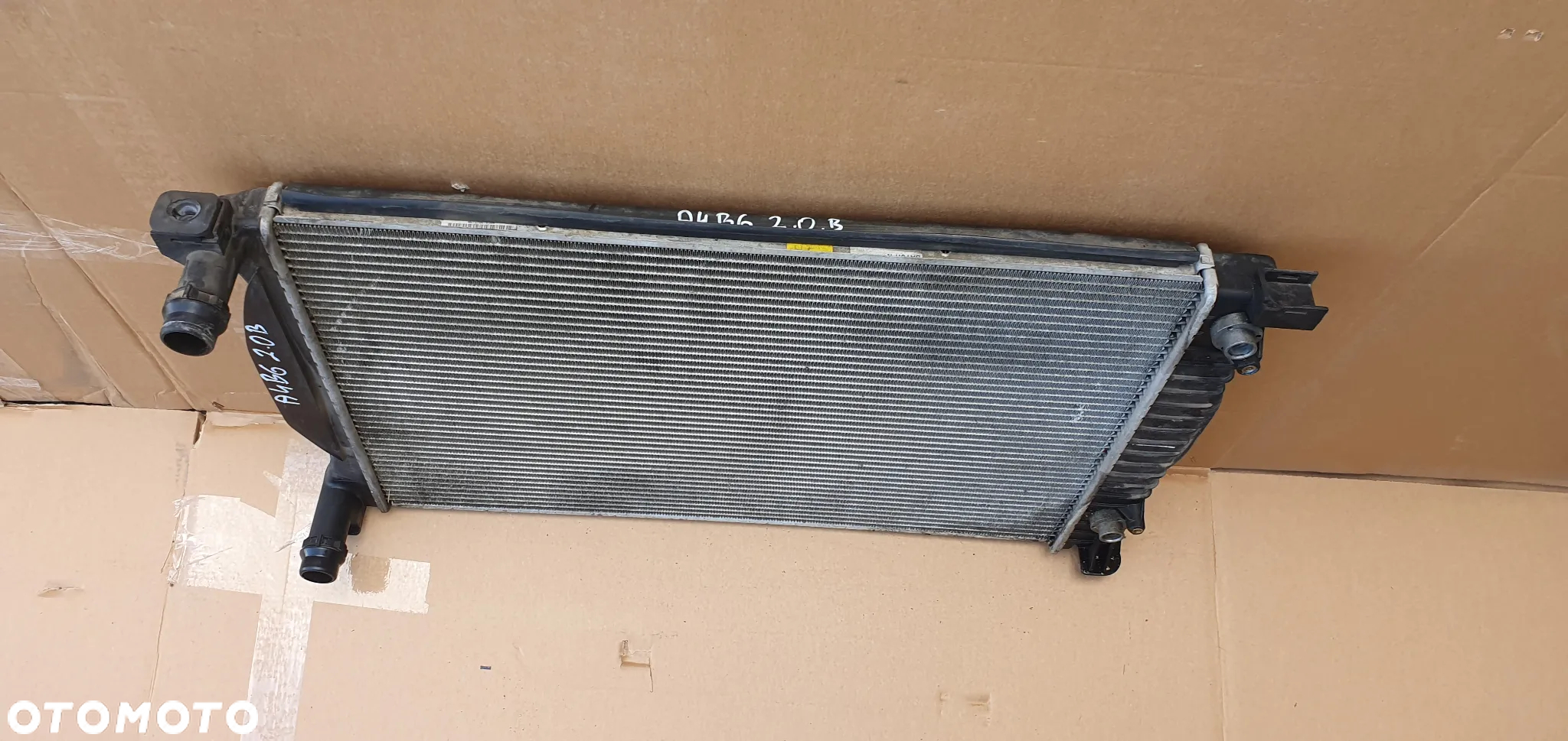 Chłodnica wody płynu Audi A4 B6 2.0 FSI Automat 8E0121251 8E0190251N - 2