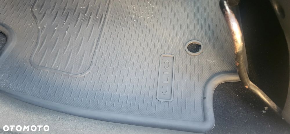 Renault Clio - 16