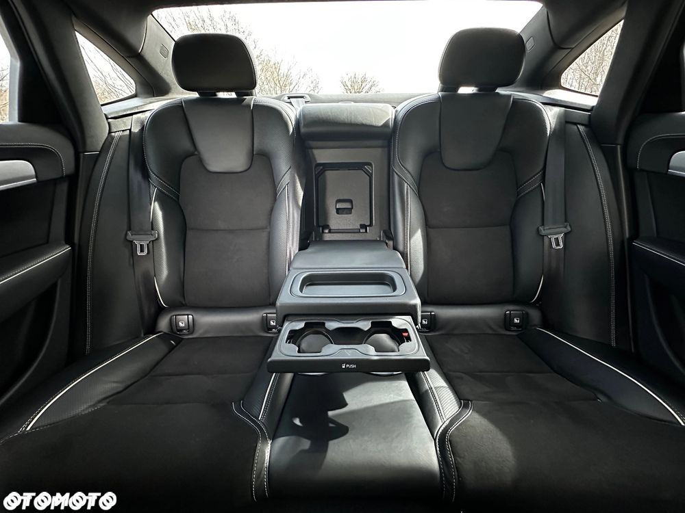 Volvo S90 D4 R-Design - 35