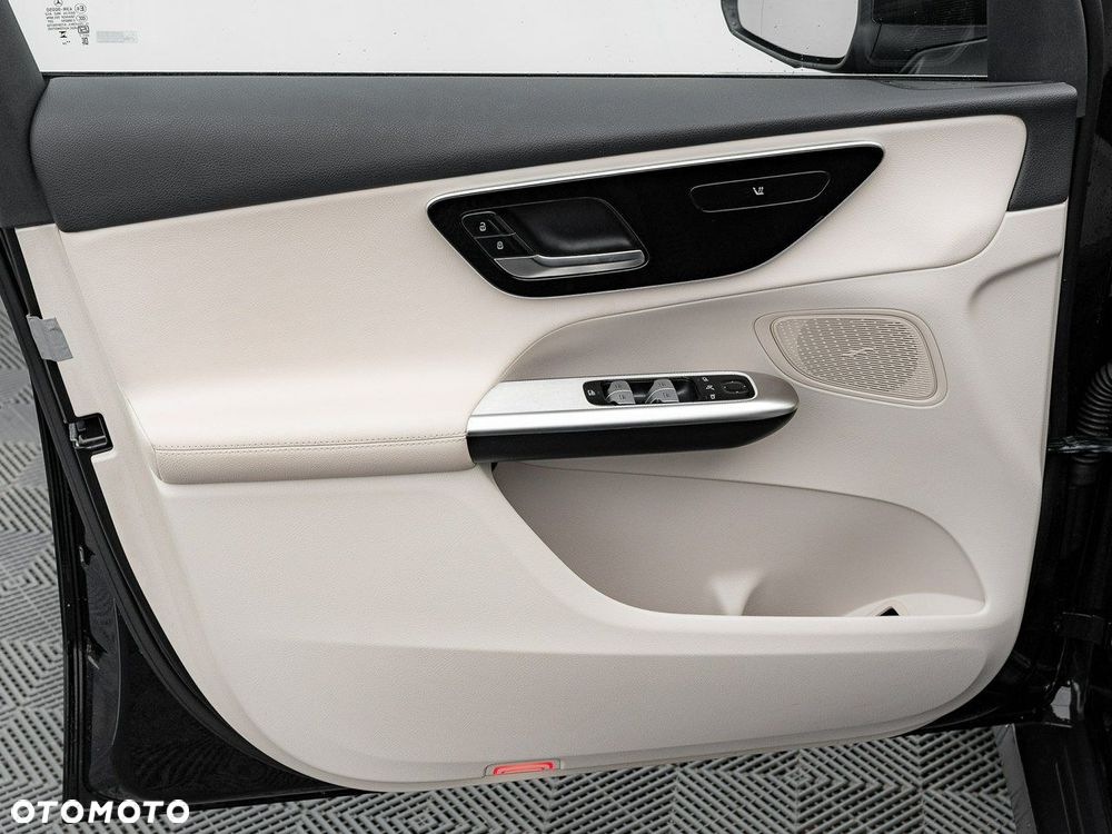 Mercedes-Benz GLC - 12