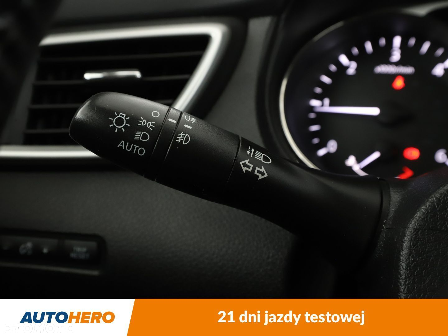 Nissan X-Trail 1.6 DCi N-Connecta 2WD EU6 - 28