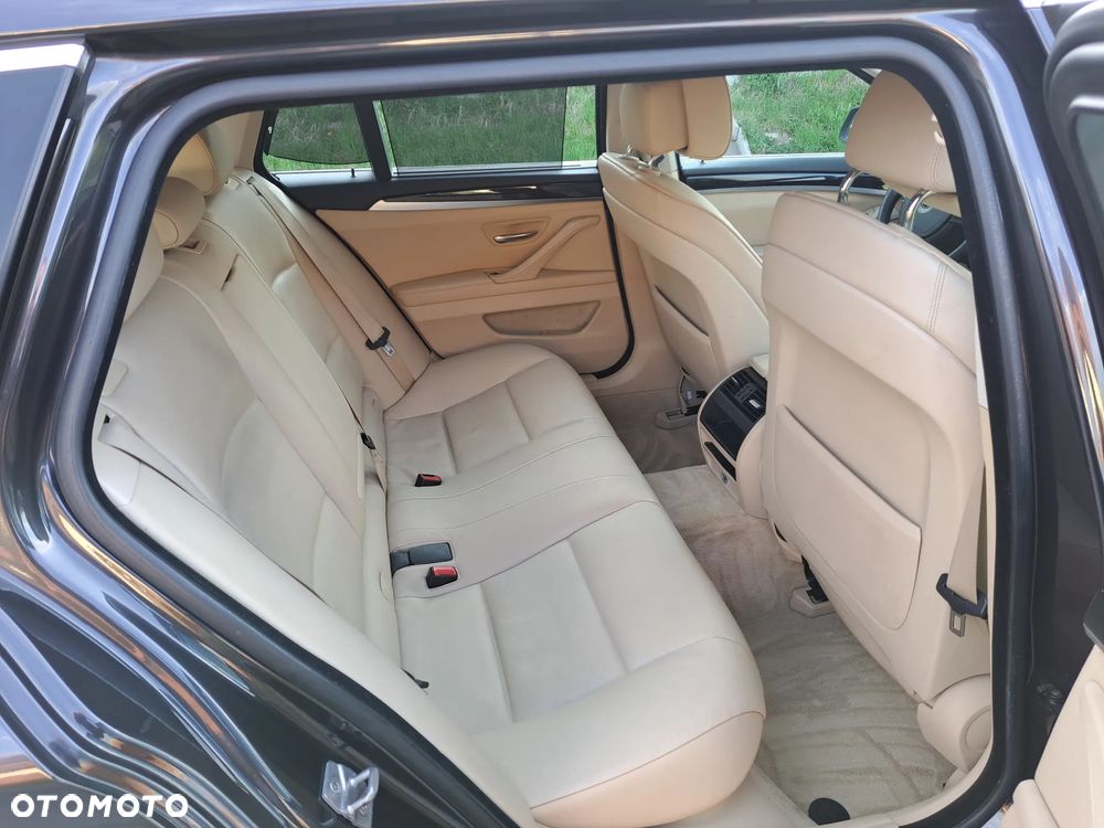 BMW Seria 5 520d Special Edition - 14