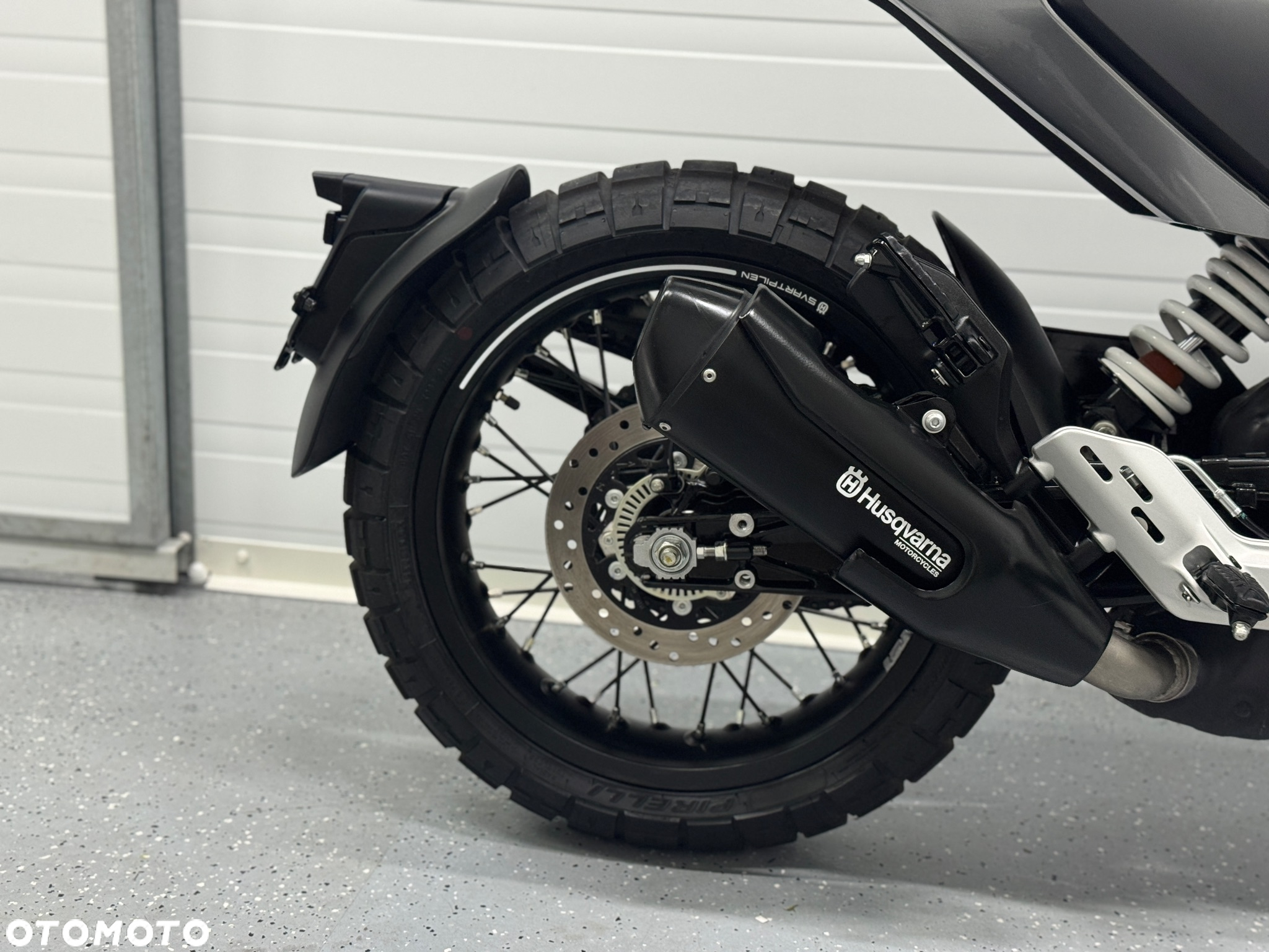 Husqvarna Svartpilen - 6