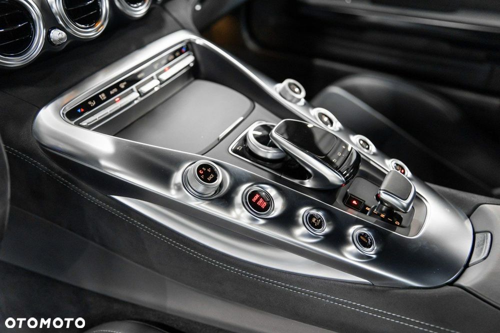 Mercedes-Benz AMG GT S Speedshift 7G-DCT - 28