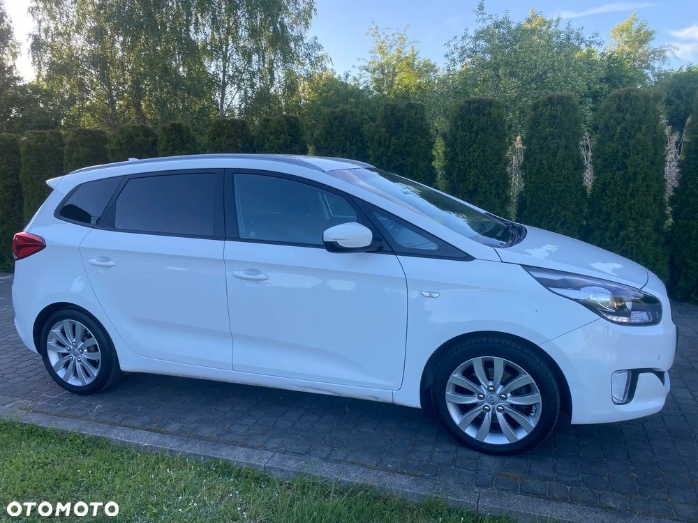 Kia Carens 1.7 CRDi 141 Dream Team Edition - 5