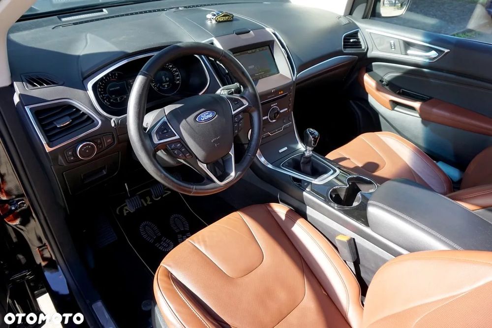 Ford Edge 2.0 TDCi 4x4 Titanium - 25