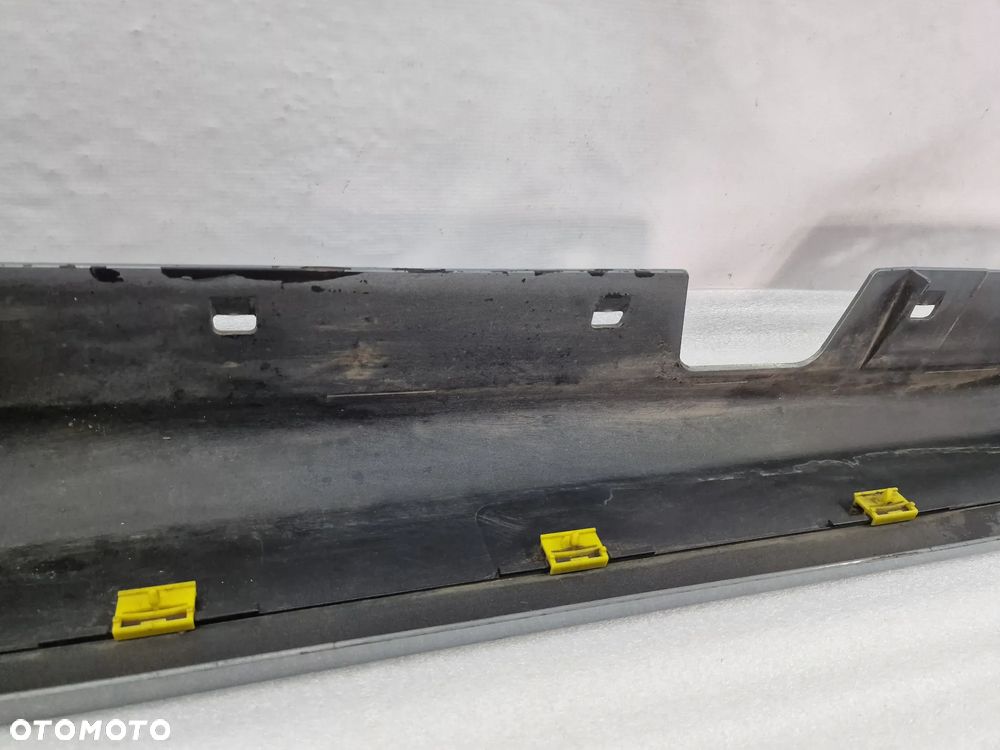 BMW E90 / E91 05- ŁADNA PRAWA LISTWA PROGOWA / NAKŁADKA PROGU , NR 5171-7062298 / 7062298 , NR AUKCJI PR393 - 12
