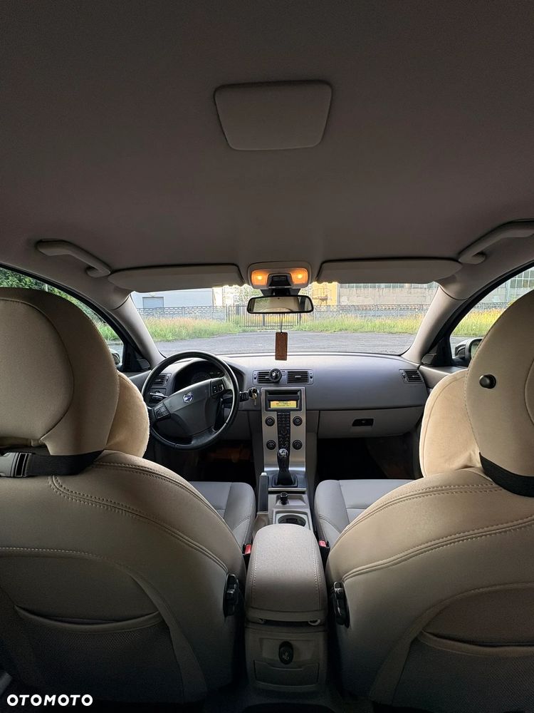 Volvo S40 2.0D Momentum - 11