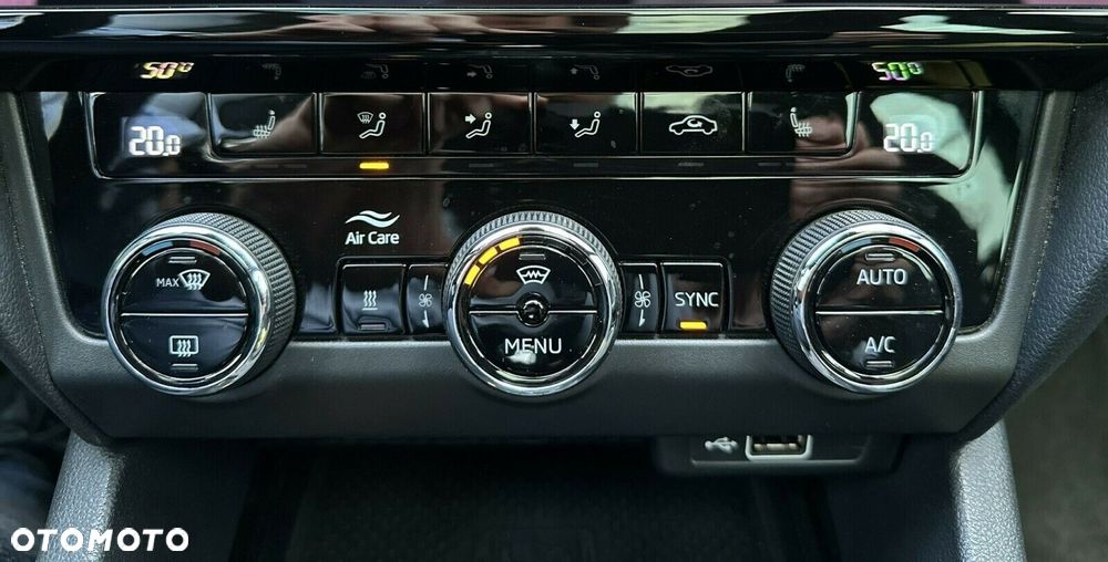 Skoda Octavia 2.0 TSI RS Challenge 245 DSG - 30