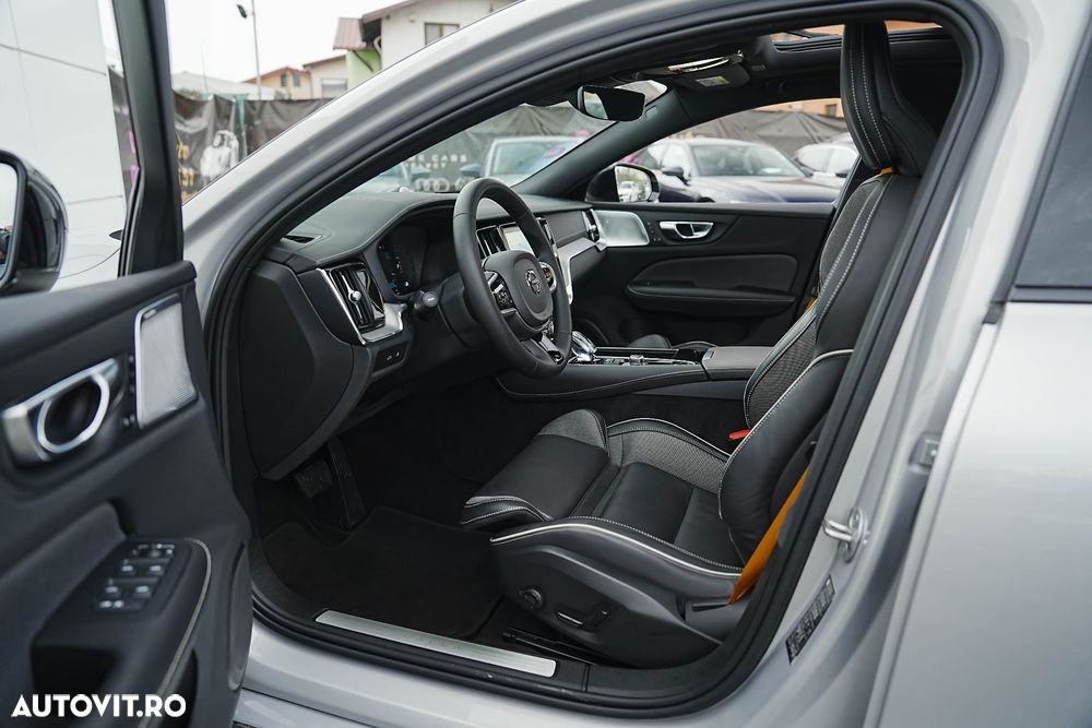 Volvo S60 T8 Recharge AWD Polestar Engineered - 13