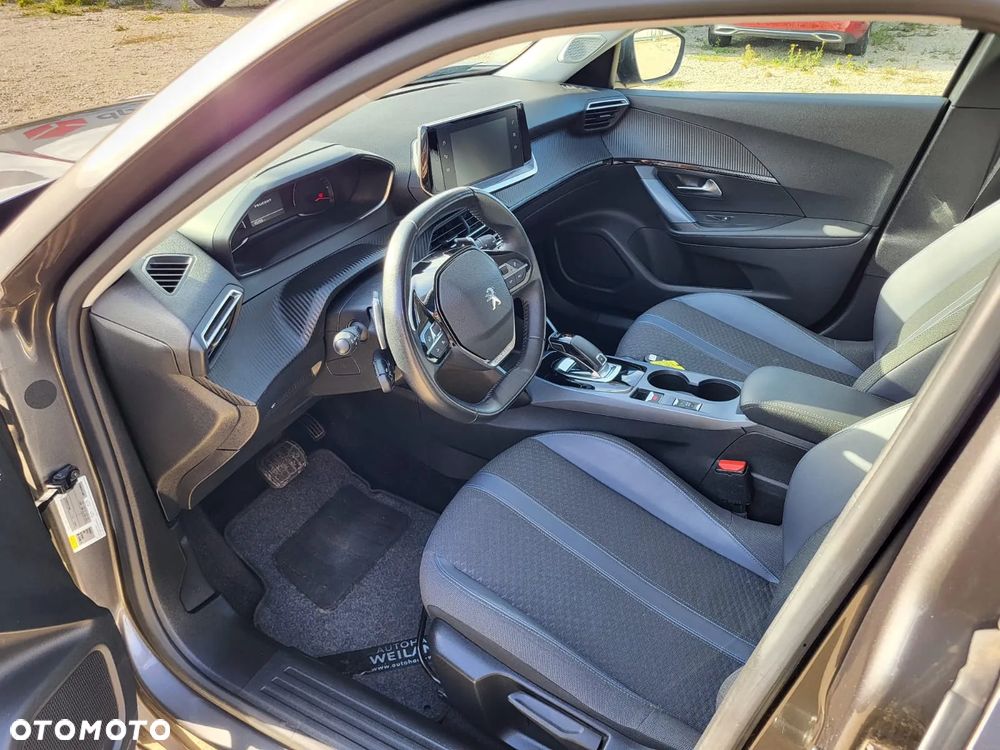 Peugeot 2008 PureTech 130 EAT8 Allure - 23