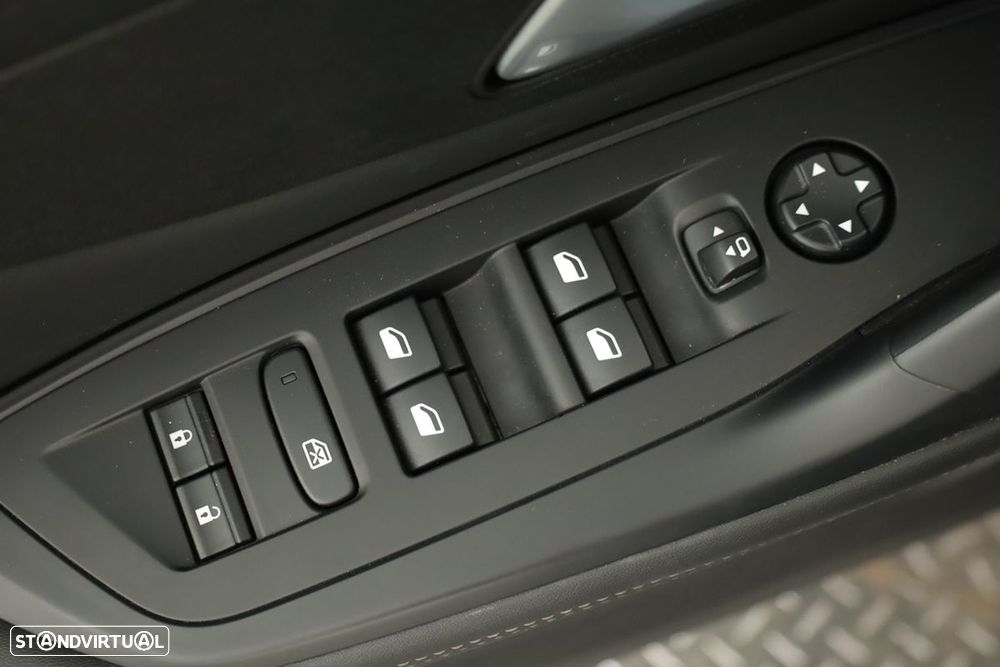 Peugeot 408 1.2 PureTech Allure EAT8 - 20