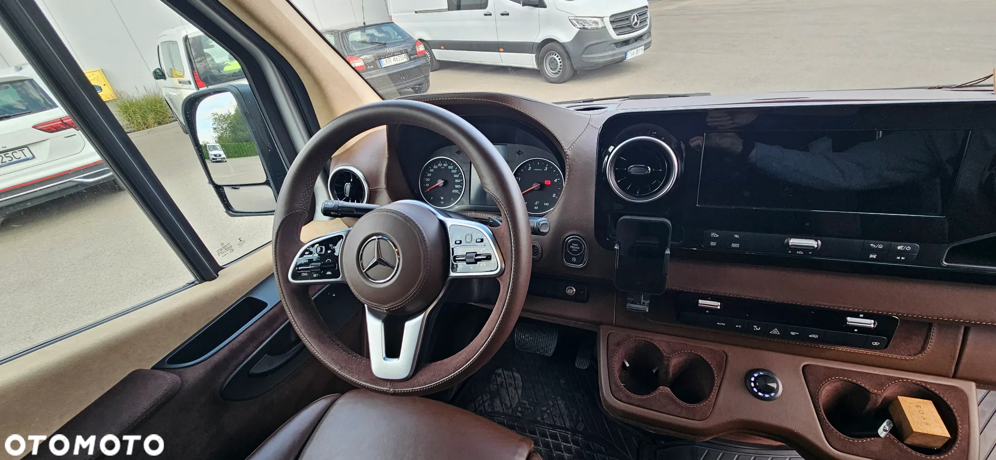 Mercedes-Benz Sprinter - 13