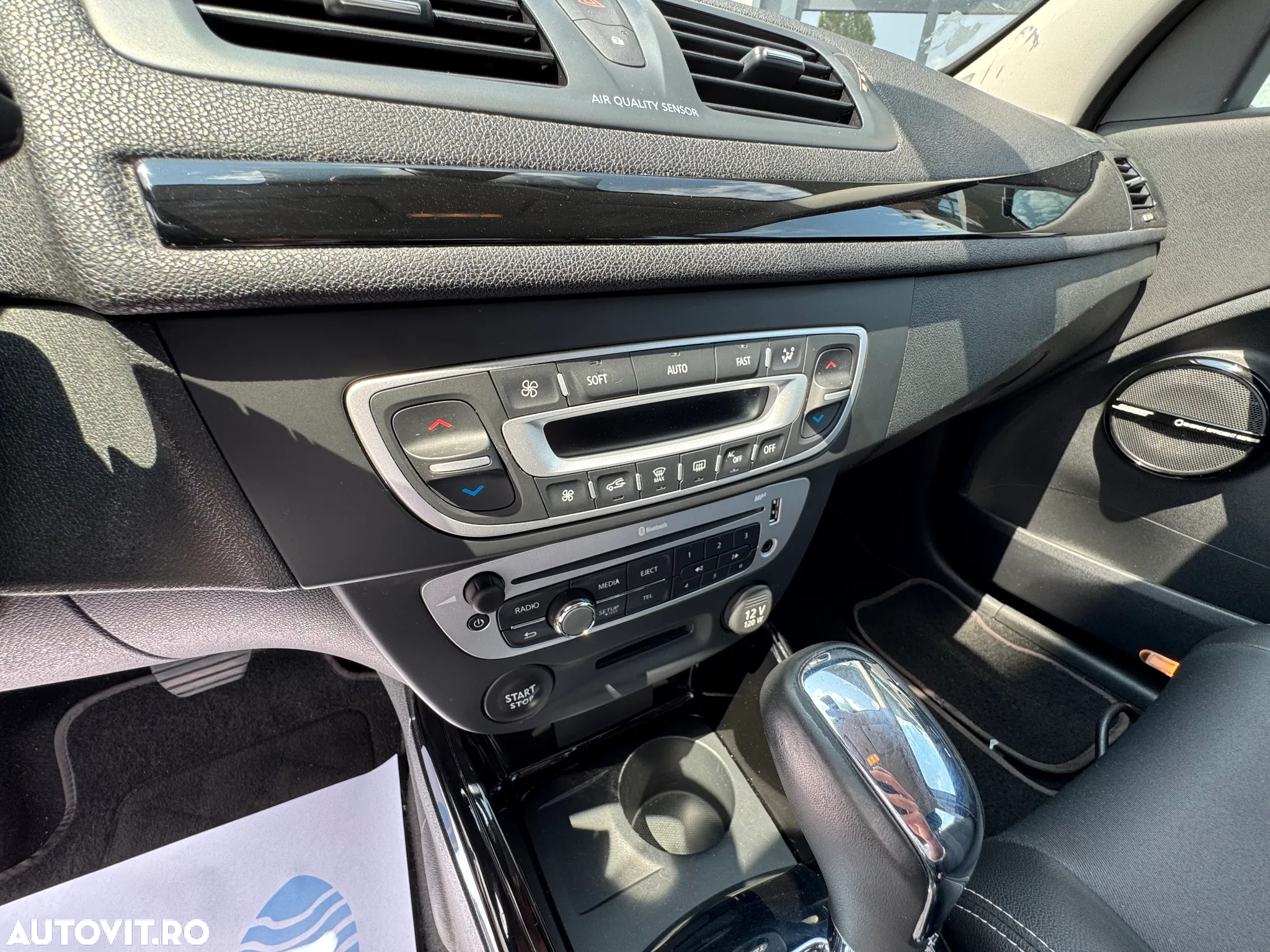 Renault Megane dCi 110 FAP EDC Bose Edition - 28
