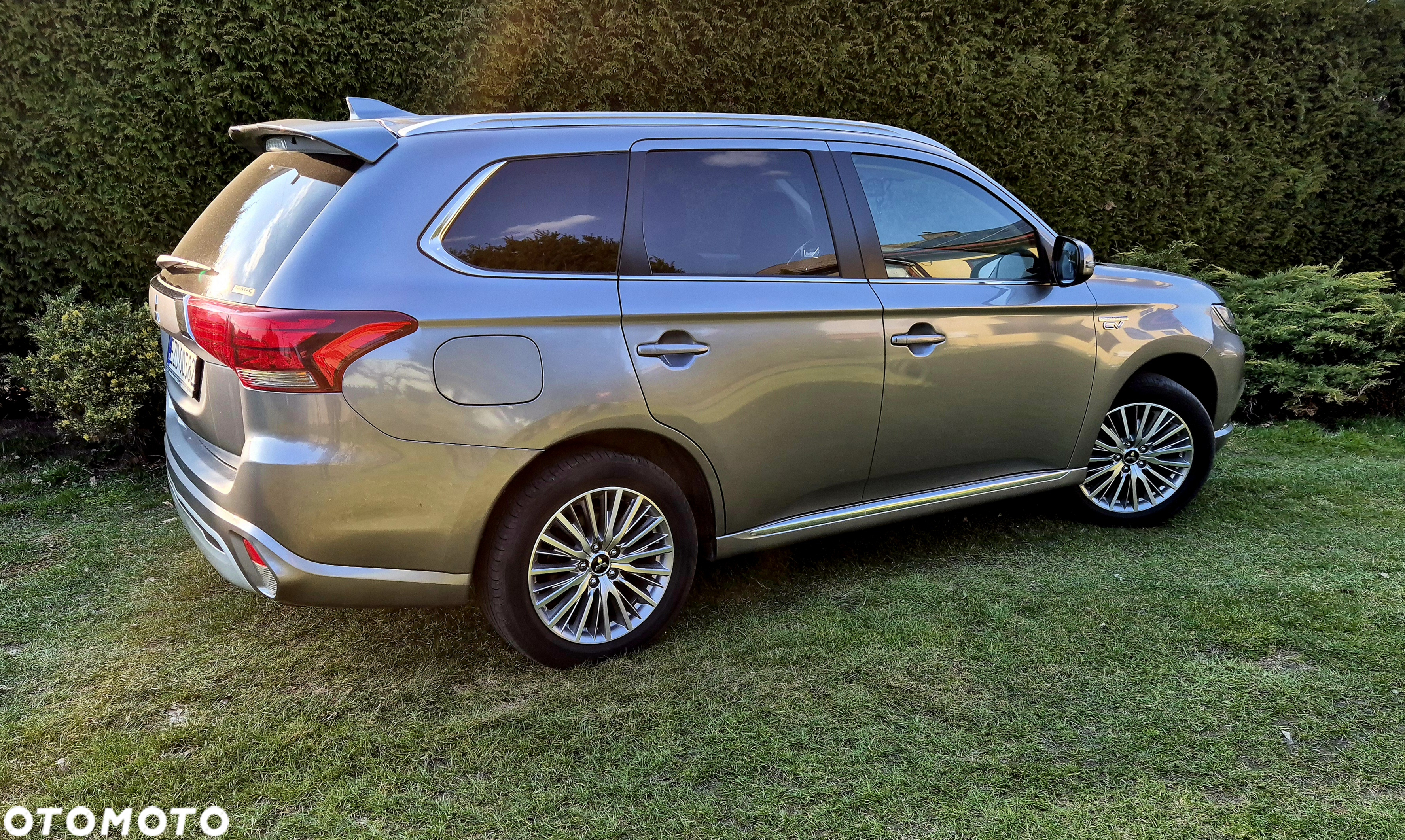 Mitsubishi Outlander 2.4 4WD Plug-In Hybrid Diamant - 25