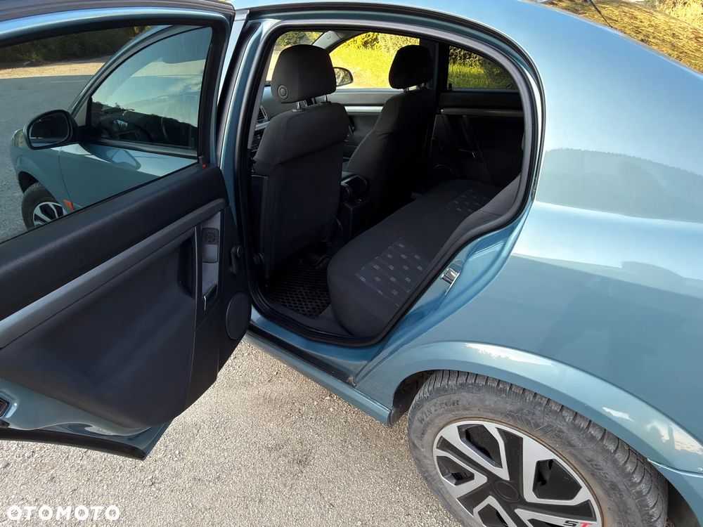 Opel Vectra 1.8 Essentia - 12