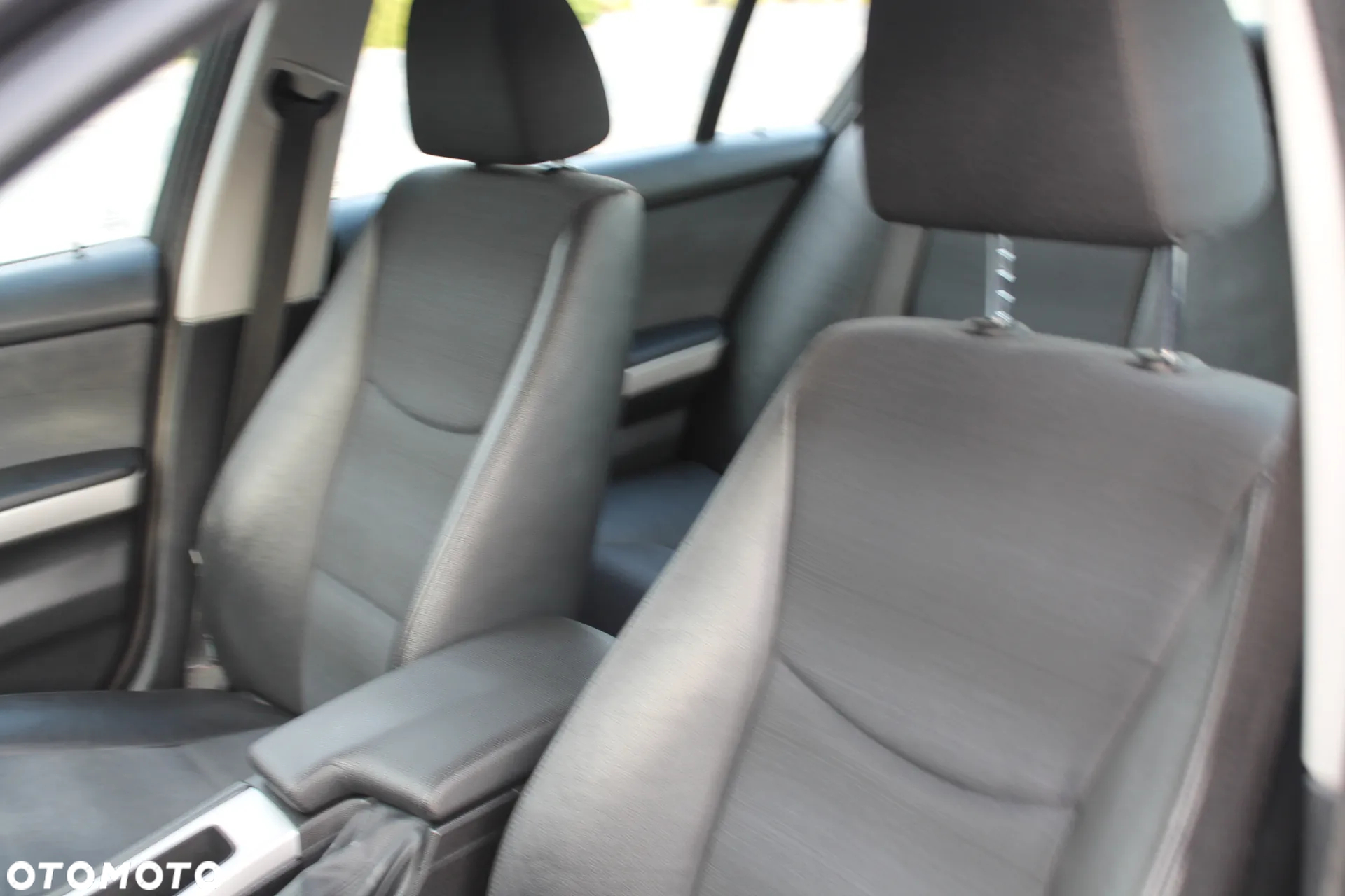 BMW Seria 3 320i - 9