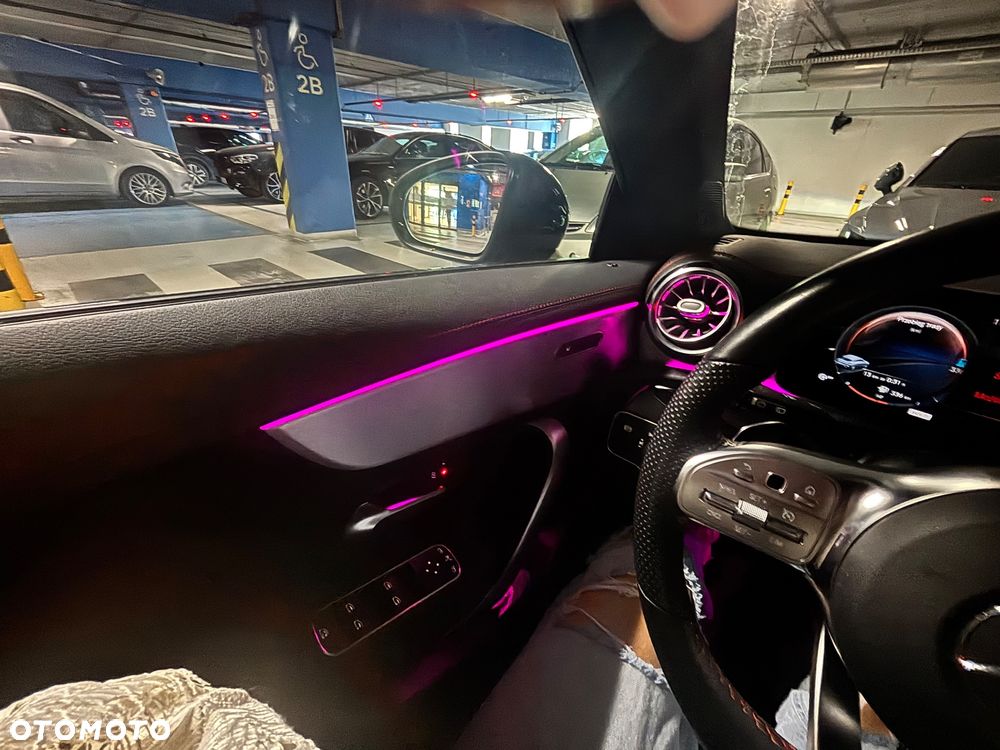 Mercedes-Benz CLA 200 7G-DCT - 17