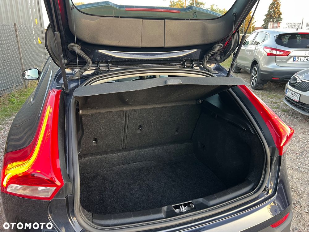 Volvo V40 Cross Country D3 Geartronic Momentum - 24