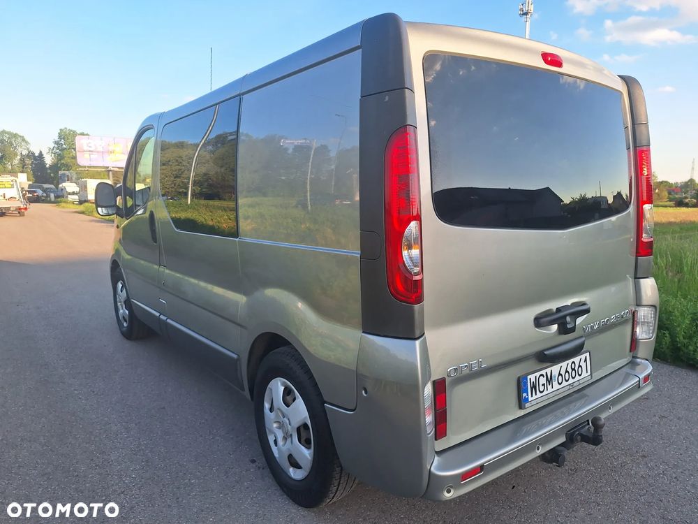 Opel Vivaro - 11