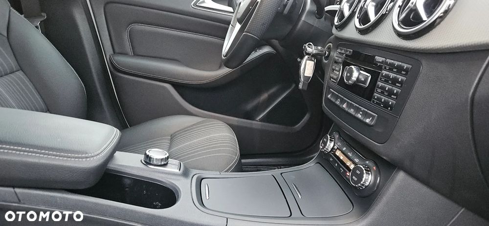 Mercedes-Benz Klasa B 200 (BlueEFFICIENCY) 7G-DCT - 26