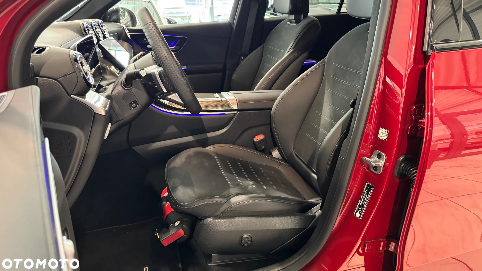 Mercedes-Benz GLC 300 e 4-Matic AMG Line - 13