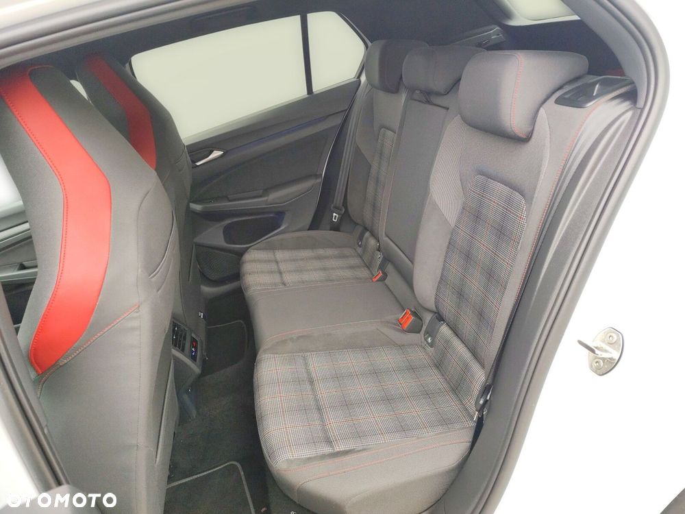 Volkswagen Golf - 12