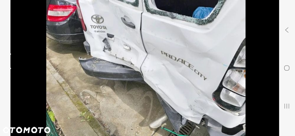Toyota Proace City - 10