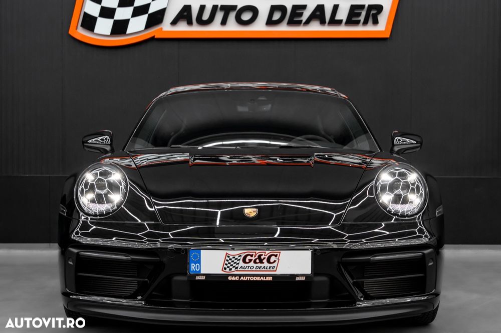 Porsche 911 Carrera 4 GTS PDK - 22