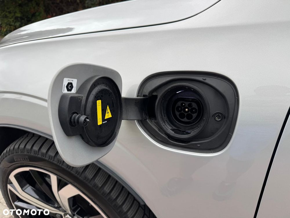 Volvo XC 60 T6 AWD Plug-In Hybrid R-Design - 35