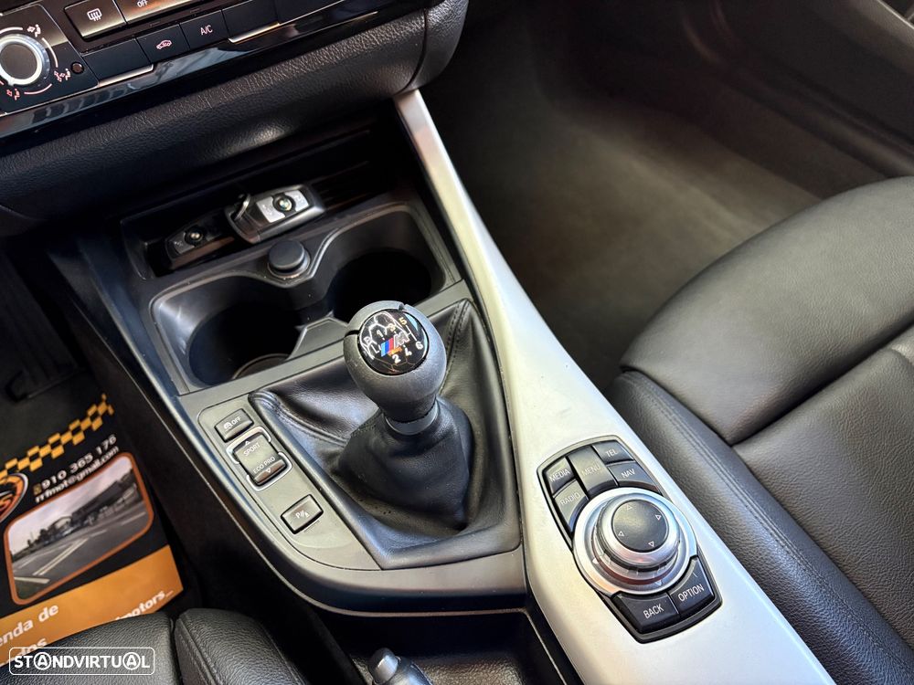 BMW 116 d Sport Line - 13