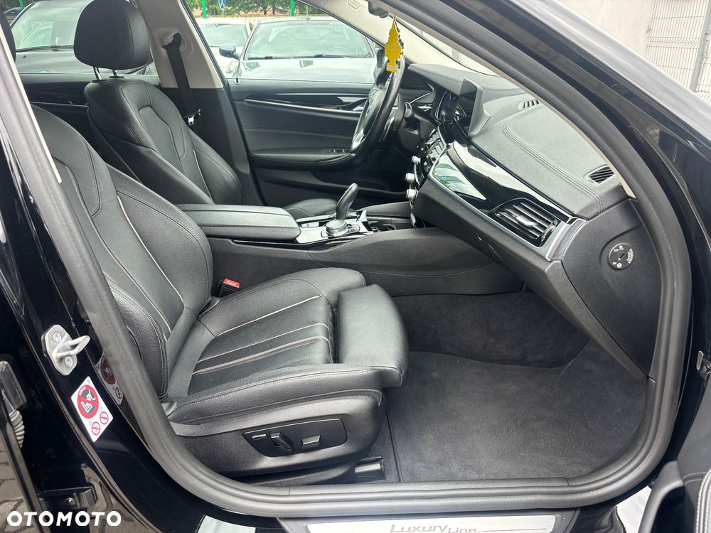 BMW Seria 5 520d xDrive Luxury Line sport - 11