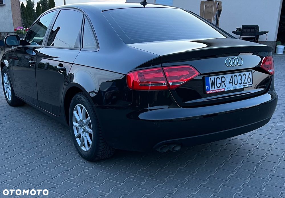 Audi A4 Limousine - 10