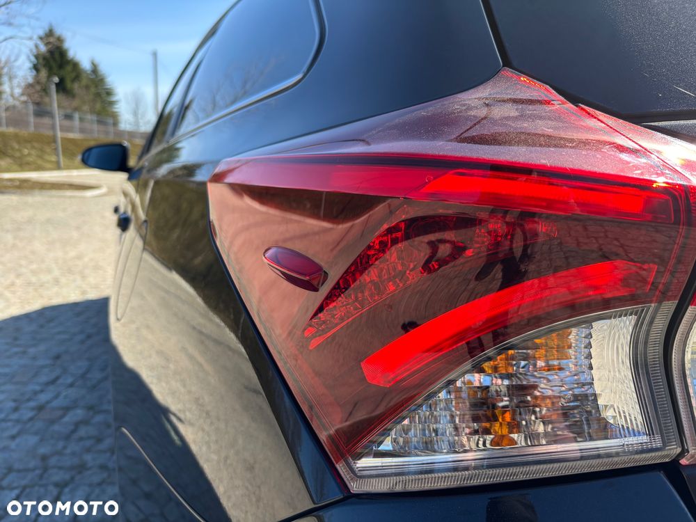 Toyota Auris Hybrid 135 Prestige - 10