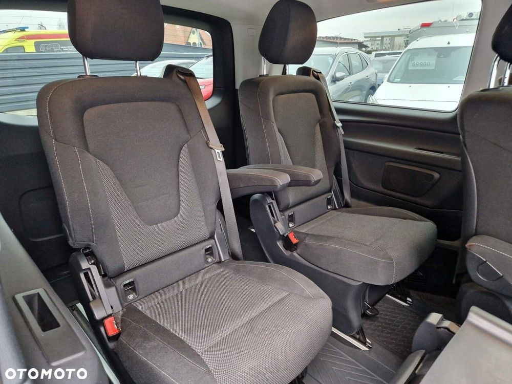 Mercedes-Benz Klasa V - 31